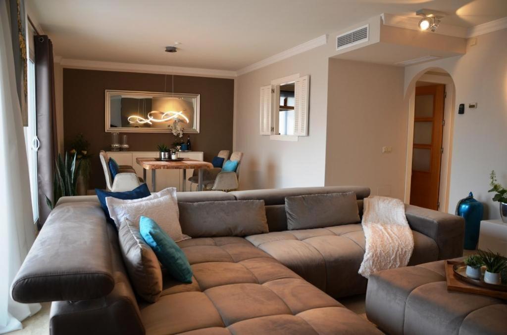 Penthouse Mit Privatem Jacuzzi In Marbella - La Mairena Apartment โอเฮน ภายนอก รูปภาพ