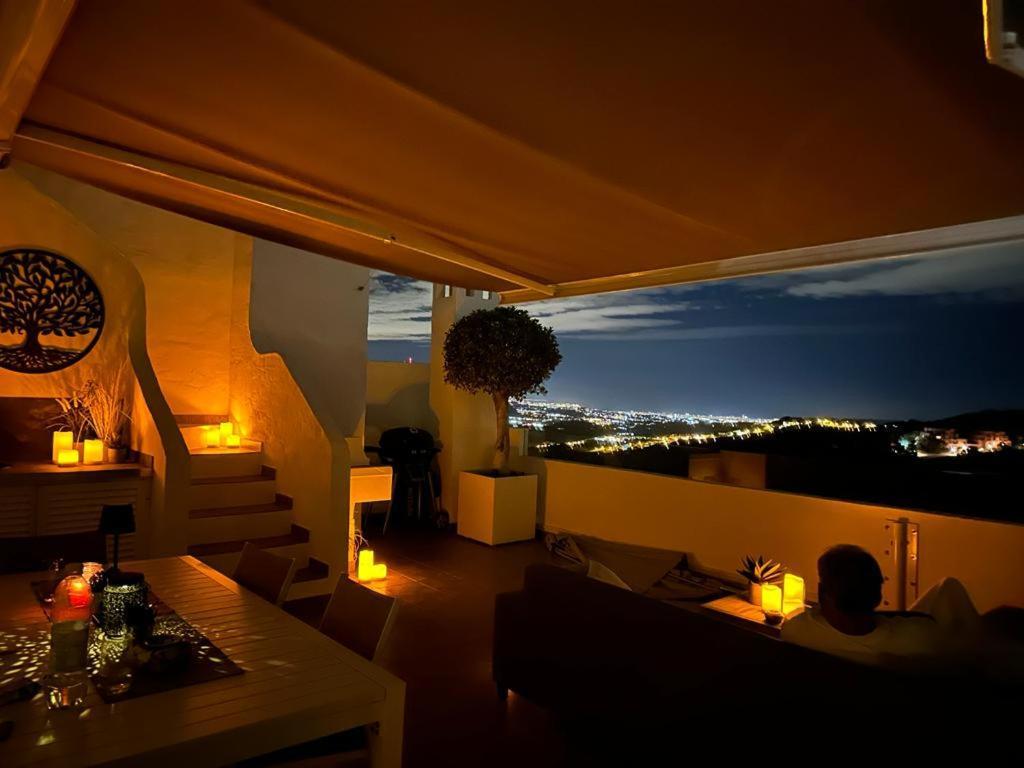 Penthouse Mit Privatem Jacuzzi In Marbella - La Mairena Apartment โอเฮน ภายนอก รูปภาพ